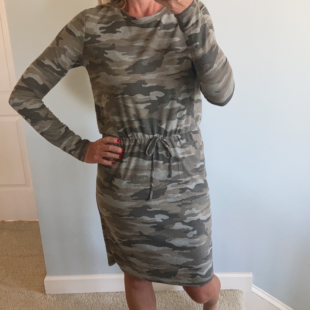 Camo Long Sleeve Dress - Picture 3 of 12